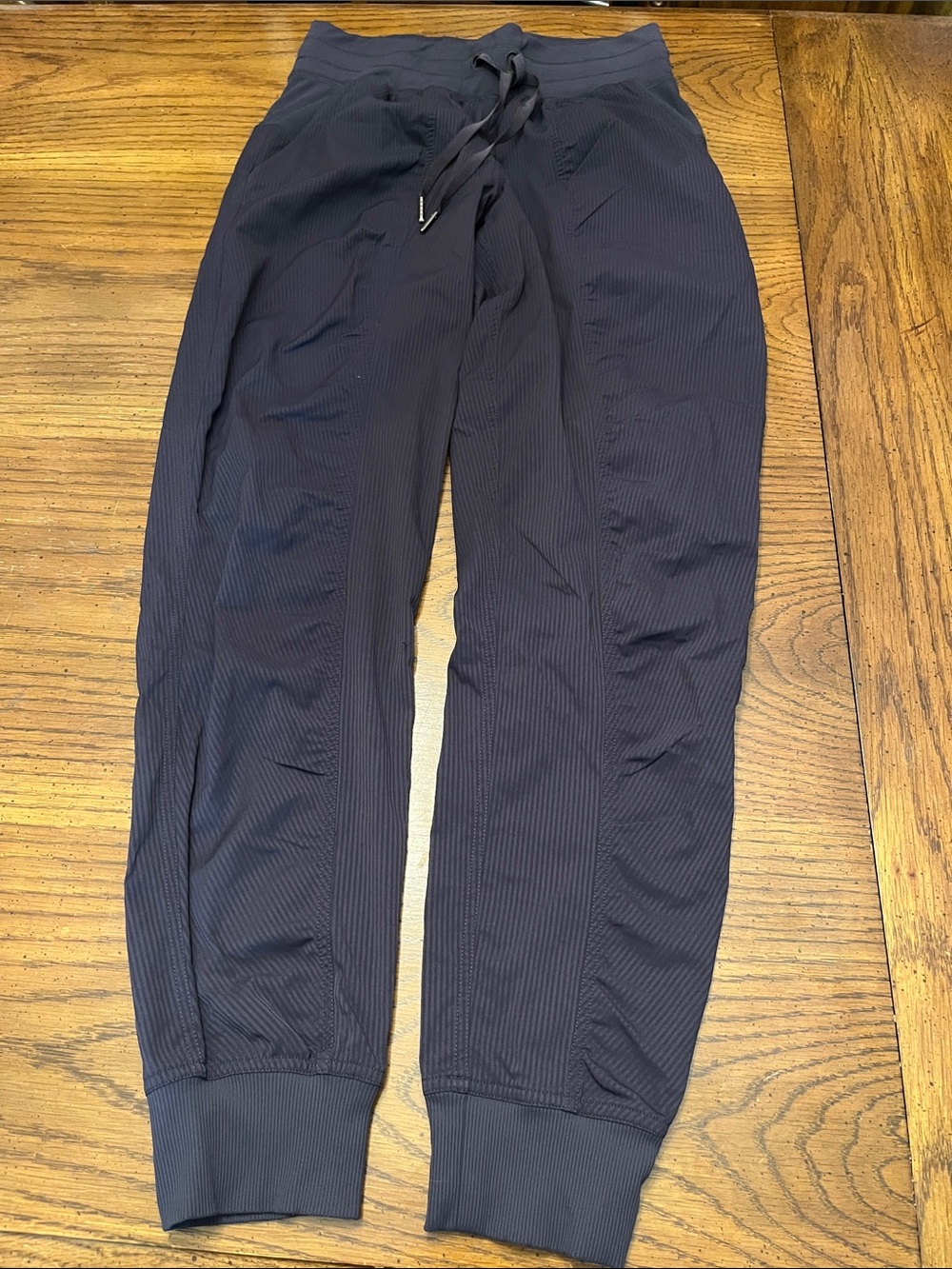 Lululemon Black Dance‎ Studio Joggers, size 4